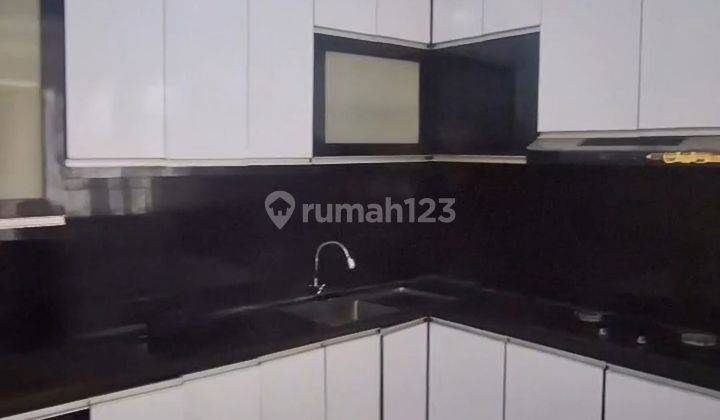 Rumah Semi Furnished Kontrakan Bagus di Kota Baru Parahyangan 1