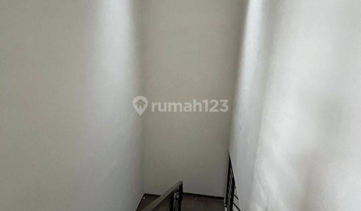 Rumah 2 Lantai Bagus Semi Furnished SHM di Regol, Bandung 2