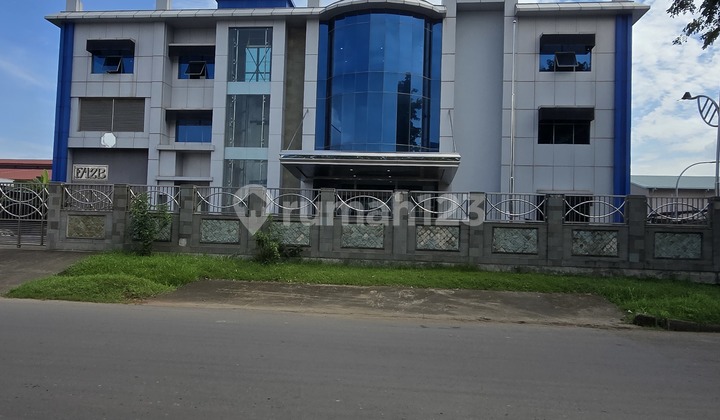 Gudang Beserta Kantor 3 Lantai Siap Pakai di Marunda