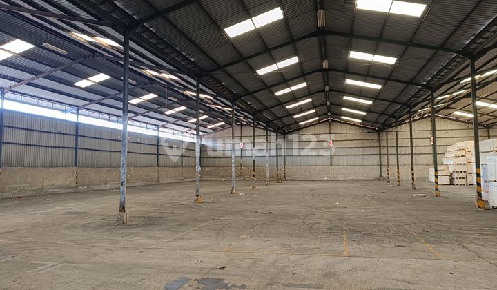Warehouse for Rent in Cakung, East Jakarta Warehouse for Rent in Cakung, East Jakarta
