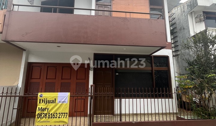 Rumah 2 Lantai Dekat Pasar Dan Tempat Kuliner