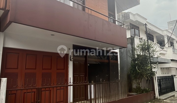Rumah 2 Lantai Dekat Pasar Dan Tempat Kuliner 2
