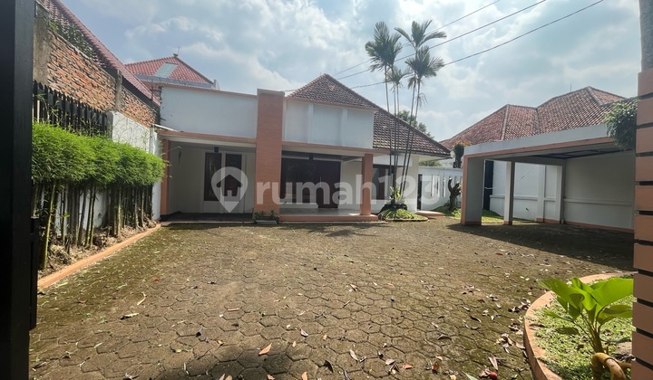 Ready-to-Live House on Tampomas Street, Bogor City Ready-to-Live House on Tampomas Street, Bogor City