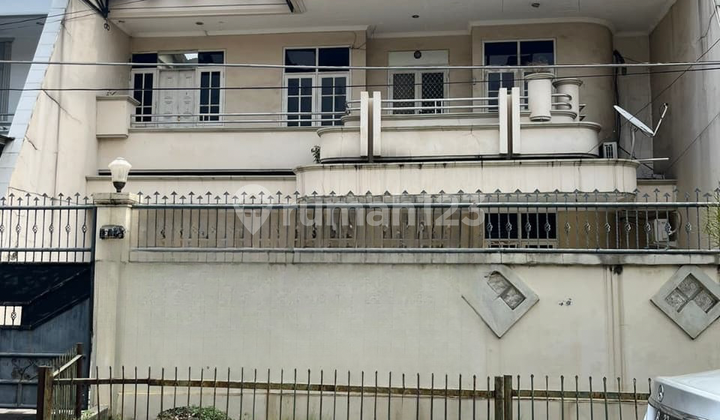 Rumah 2 Lantai Dekat Area Perkantoran Jakarta Barat