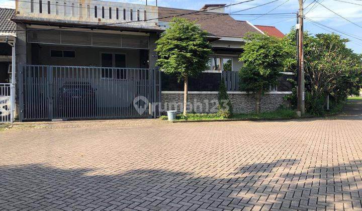 Rumah Modern Yang Asri Dan Letaknya Strategis 2