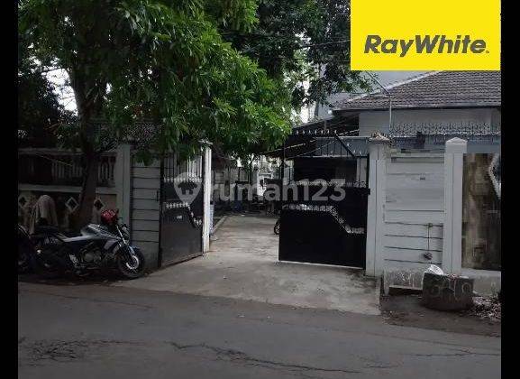 Dijual Rumah SHM Pusat Kota di Jalan Kawi Surabaya 1