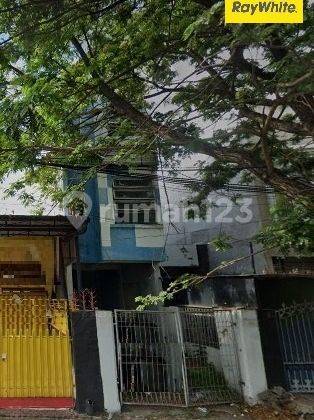 Dijual Ruko 3 Lantai di Jalan Kutai Darmo Surabaya Pusat 1