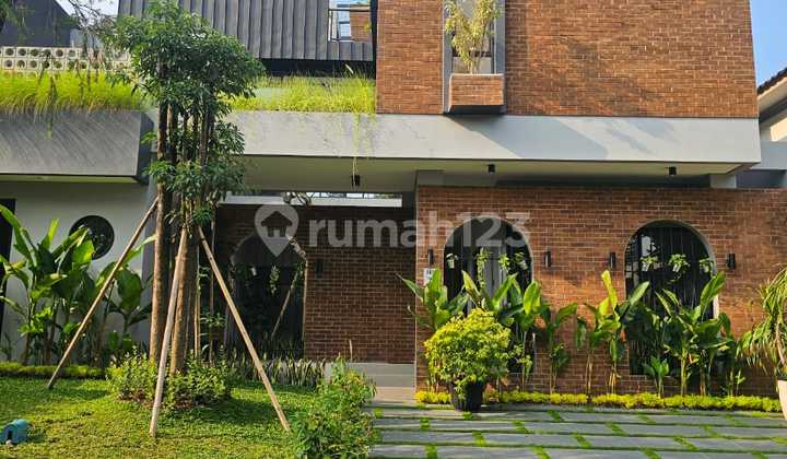 Rumah Estetik Industrial Modern Cluster Banyan The Green Bsd City