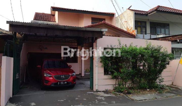 Rumah Tua Terawat dan Siap Huni di Kemanggisan Jakarta Barat 1