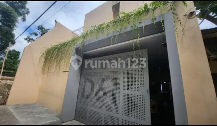 Rumah Villa Bojong Koneng Cikutra