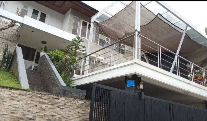 Rumah 3 Lantai Bagus Shm Di Setra Duta, Bandung 1