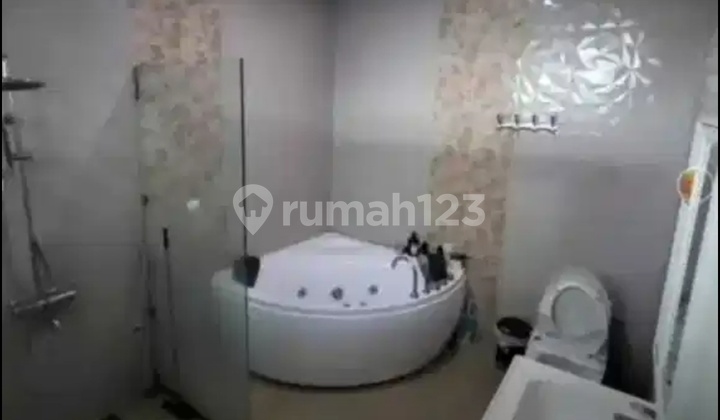 Wooden Villa House Kayuambon Lembang 2