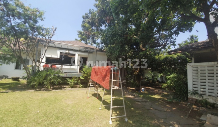 Well-Maintained House, Spacious Land, Ready to Occupy, Gatot Subroto, Bandung Well-Maintained House, Spacious Land, Ready to Occupy, Gatot Subroto, Bandung