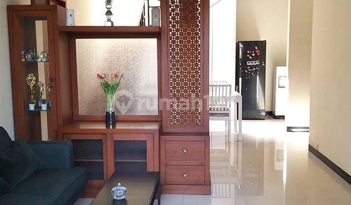 Well-maintained house in Batu Permata Buahbatu, opposite Margacinta Park. 2