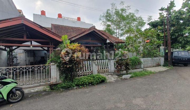 Arcamnik Bandung Square Land Counting House