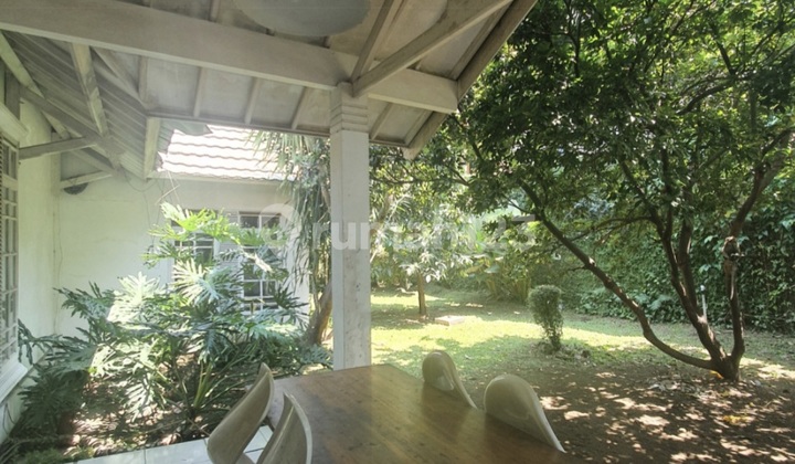 Well-Maintained House, Spacious Land, Ready to Occupy, Gatot Subroto, Bandung Well-Maintained House, Spacious Land, Ready to Occupy, Gatot Subroto, Bandung