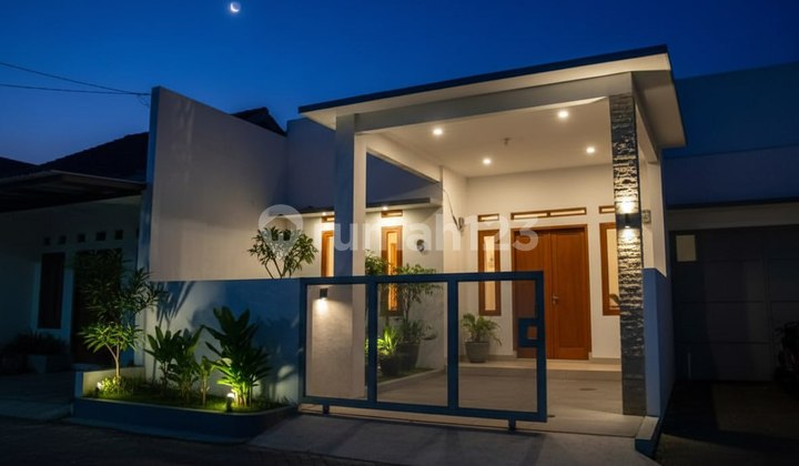 Semi-Furnished Minimalist House Antapani Bandung Semi-Furnished Minimalist House Antapani Bandung