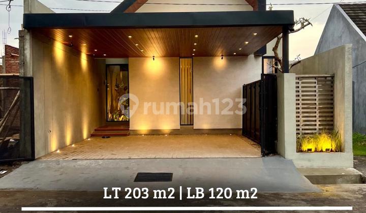 Rumah Modern Tanah Luas Lega di Area Purwomartani Free Furnished