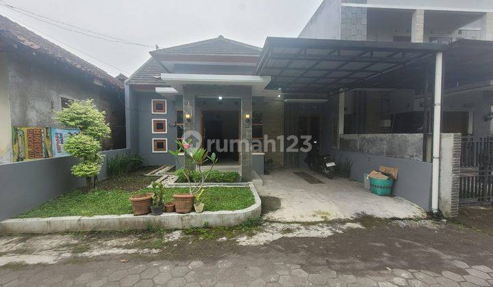 Rumah Jalan Kaliurang Km 10 Dekat Pasar Gentan