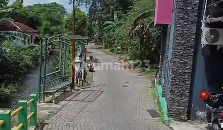 Turun Harga!! Tanah Pekarangan Area Seturan Akses Mobil Papasan