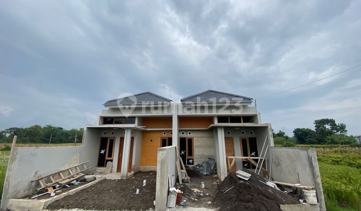 Scenic Rice Field View House 400 million, 10 minutes to Yogyakarta City