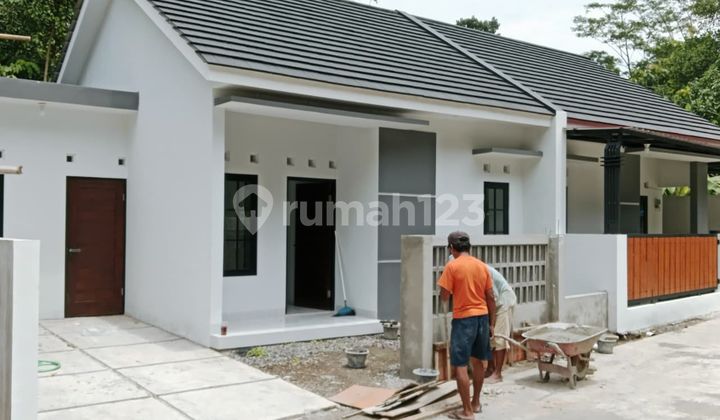 Rumah 400Jtan 5Menit Pasar Cebongan Lingkungan Cluster Rumah 400Jtan 5Menit Pasar Cebongan Lingkungan Cluster