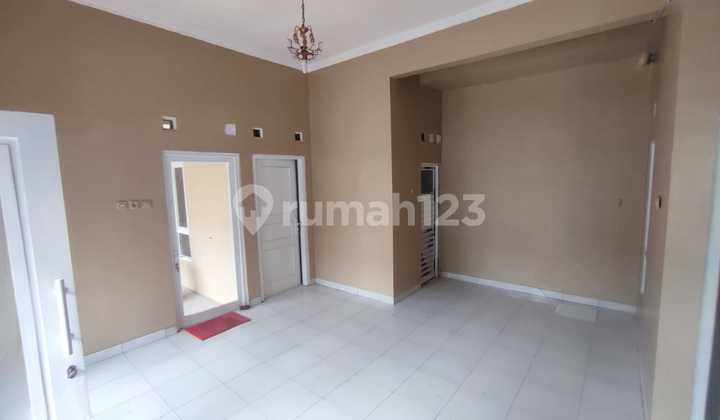 House in a Gated Community Across from Ambarukmo Plaza 2