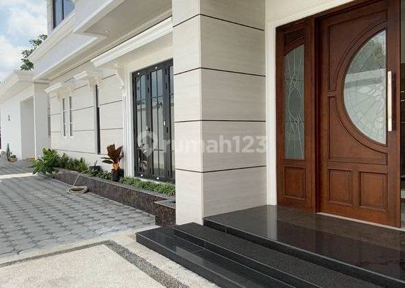 Rumah Super Mewah Dekat Jalan Provinsi Jogja Solo.
