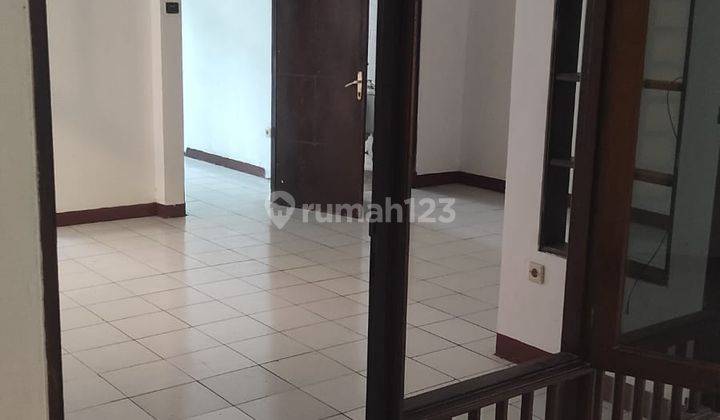 Rumah 1.5 Lantai Bagus Terawat di Kemang Pratama Bekasi 1