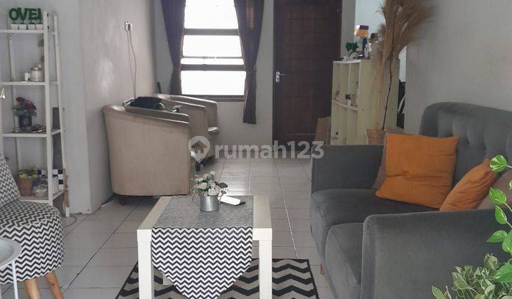 Dijual Rumah Siap Huni, Hoek, SHM di di Dukuh Zamrud Mustikasari 1