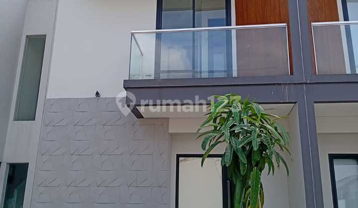 Rumah bagus 2 lantai siap huni no banjir di cluster jl ratna Bekasi 1