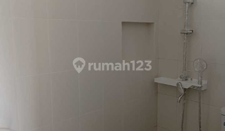 Rumah bagus 2 lantai siap huni no banjir di cluster jl ratna bekasi 2