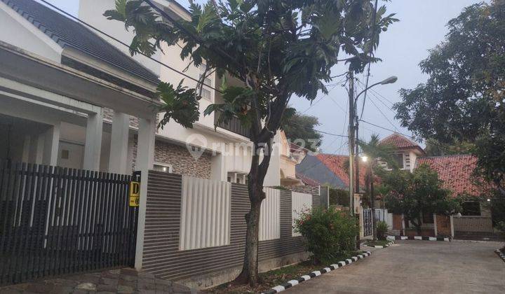 Dijual Rumah Bagus 2lantai Siap Huni Harga 2.6 M (nego) Di Perumahan Besar Eksklusif Jatiwaringin Asri Bekasi 2