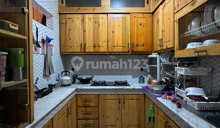 House for Sale in Pulomas, East Jakarta. 2