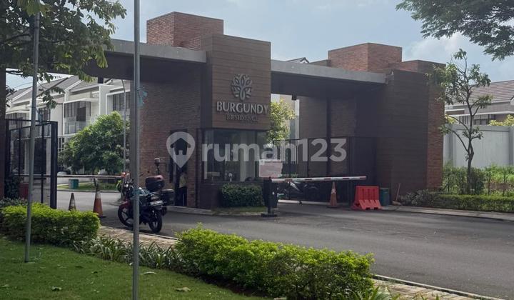 Dijual. Rumah 2 Lantai di The Orchard Summarecon. Cluster Burgundy. Bekasi Utara. Kota Bekasi. Jawa Barat. 2