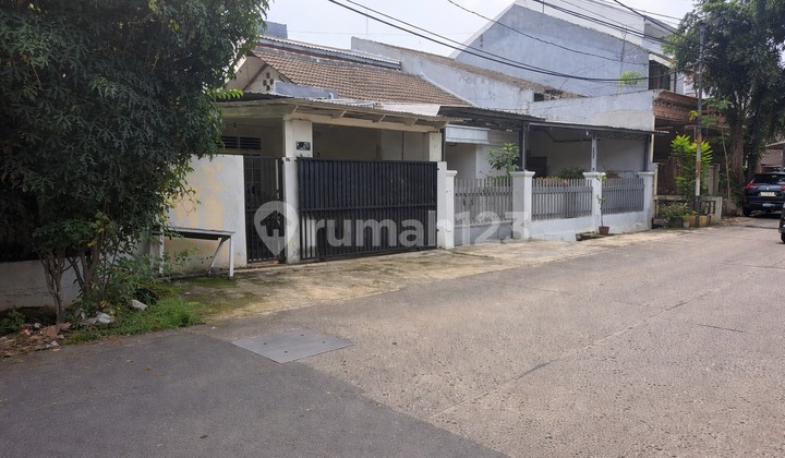 Dijual Rumah 1/2 Lantai di Masnaga ,Jaka Mulya Bekasi