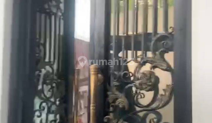 Disewakan Rumah 3 Lantai Minimalis Modern Dengan Fasilitas Kolam Renang Di Ragunan Jakarta Selatan 2