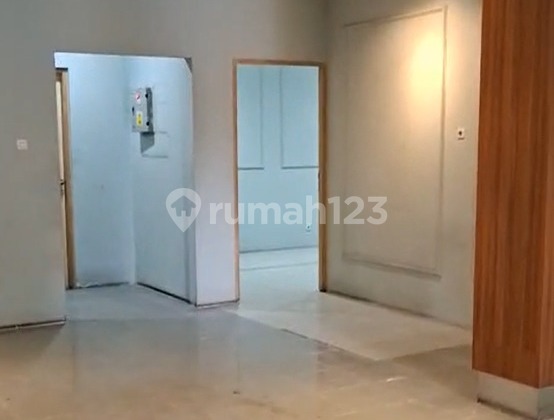 For Rent: 2 Units of Sukajadi Shophouses, Main Road, Strategic Location, Negotiable Until Deal.