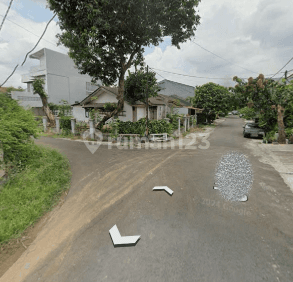 Rumah Tua Hitung Tanah Saja SHM Posisi Hook di Griya Loka Bsd 2