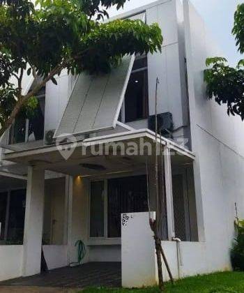 Rumah Minimalis Posisi Hook Halaman Depan Belakang Sudah Rapi 1