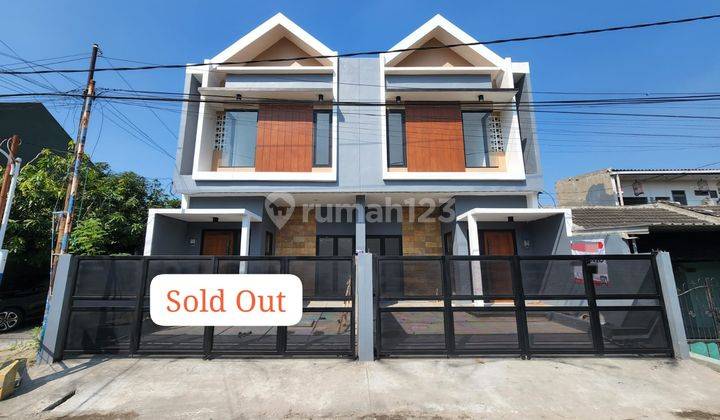 Rumah Baru Unfurnished SHM di Perumahan Wisma Tropodo, Sidoarjo 1