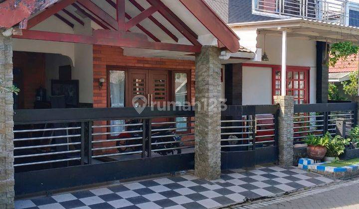 Rumah Bagus Unfurnished SHM di Perumahan Kepuh Permai , Sidoarjo 1