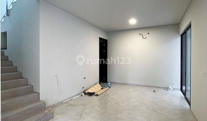 Rumah Murah Siap Huni Lokasi Premium di Manyar Tirtosari Surabaya 2