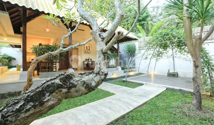 New 3-Story Fully Furnished Villa in Kerobokan Gp