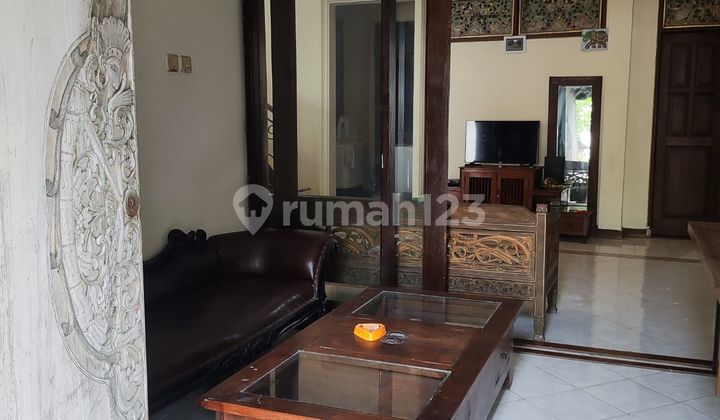 Disewakan Rumah Murah 3 Lantai Di Kerobokan Cn/gp