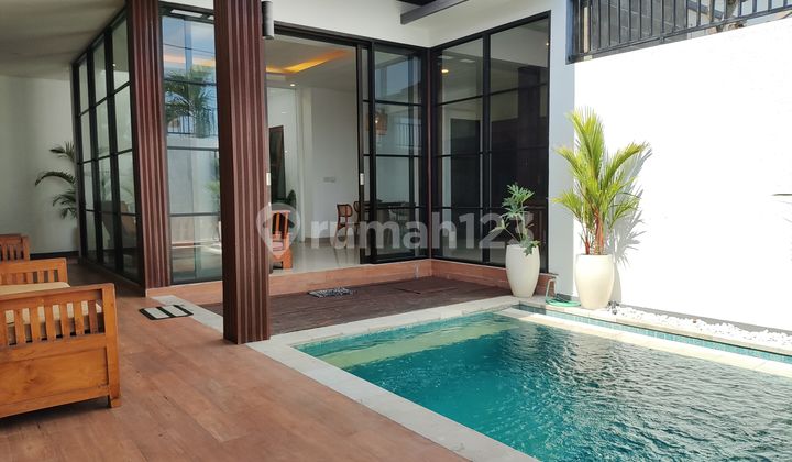 Beautiful Minimalist 3-Bedroom Villa with Private Pool in Kerobokan