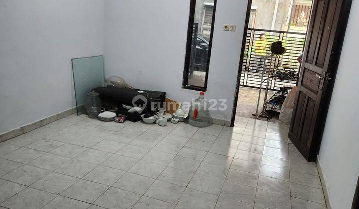 Disewakan Rumah Lantai 2 Plus Toko Di Mahendradata Jl 2