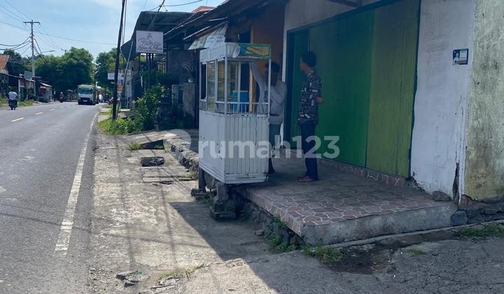 Shop House, 400m² Area, by the Main Road in Singaraja Kubutambahan 2