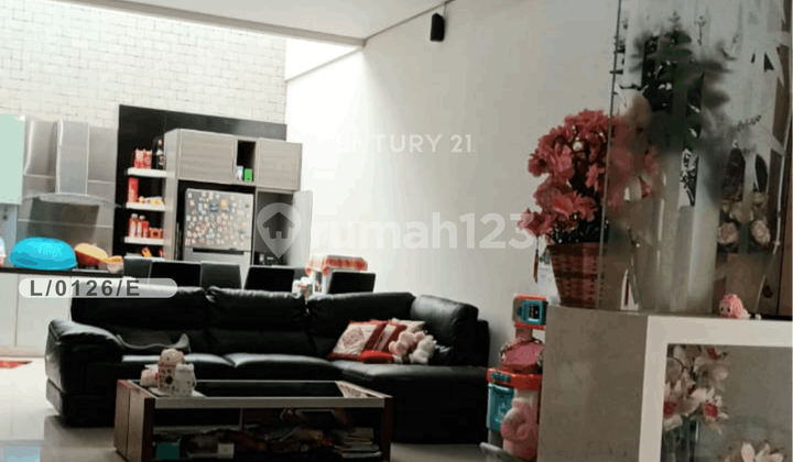 Dijual Rumah 2 Lantai Full Furnished di Singgasana Bandung