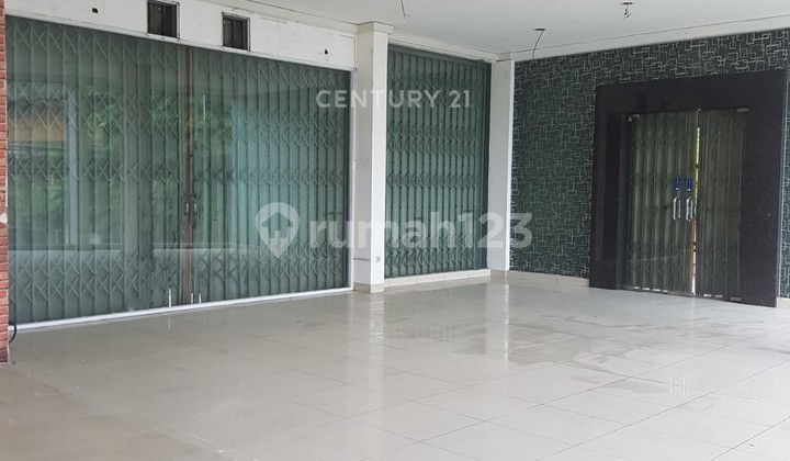 4-Story Ready-to-Use Strategic Shop House at Pasteur Palace, Bandung 1